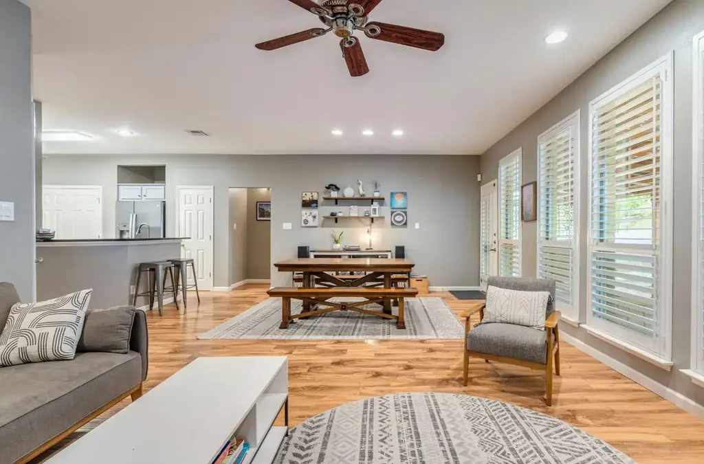 809 Hilltop Drive, Leander