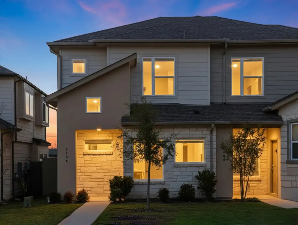 9606 Whisper Willow Boulevard, Manor