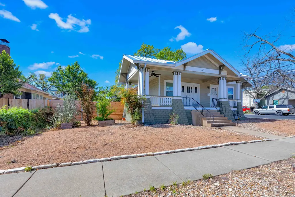 615 W 33rd Street B, Austin