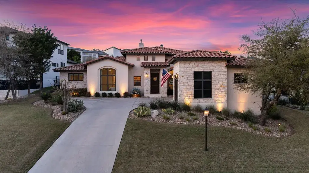305 Ringtail Stream Drive, Lakeway
