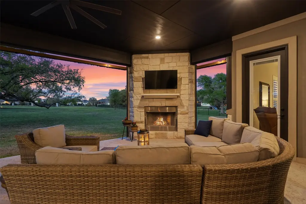 210 Miranda Way, Georgetown