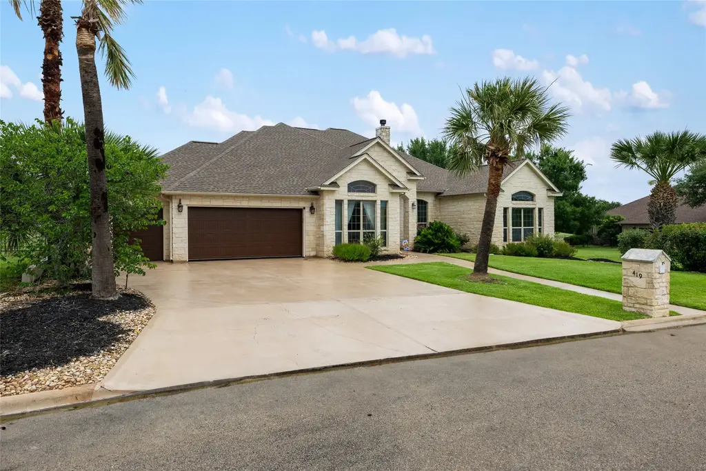 419 Firestone Drive, Marble Falls
