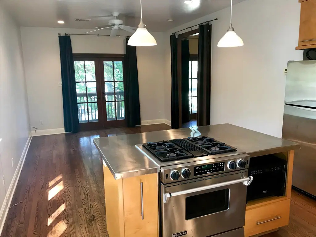 915 E 39th Street B, Austin