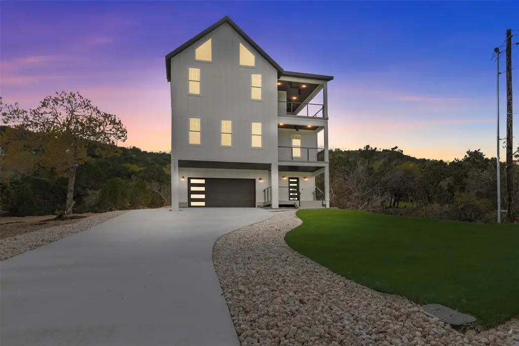 11005 Beach Road, Leander