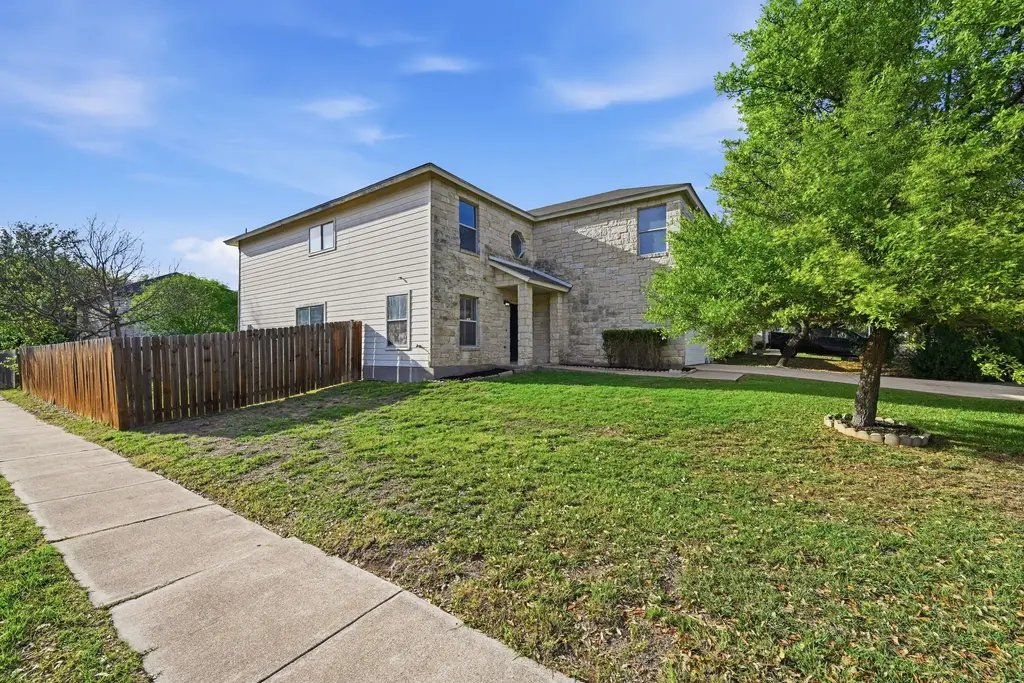 1212 Afghan Path, Round Rock