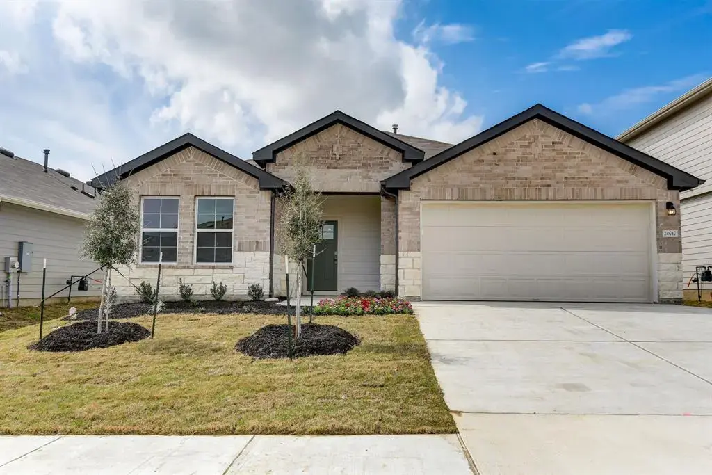20717 Akinosho Lane, Manor