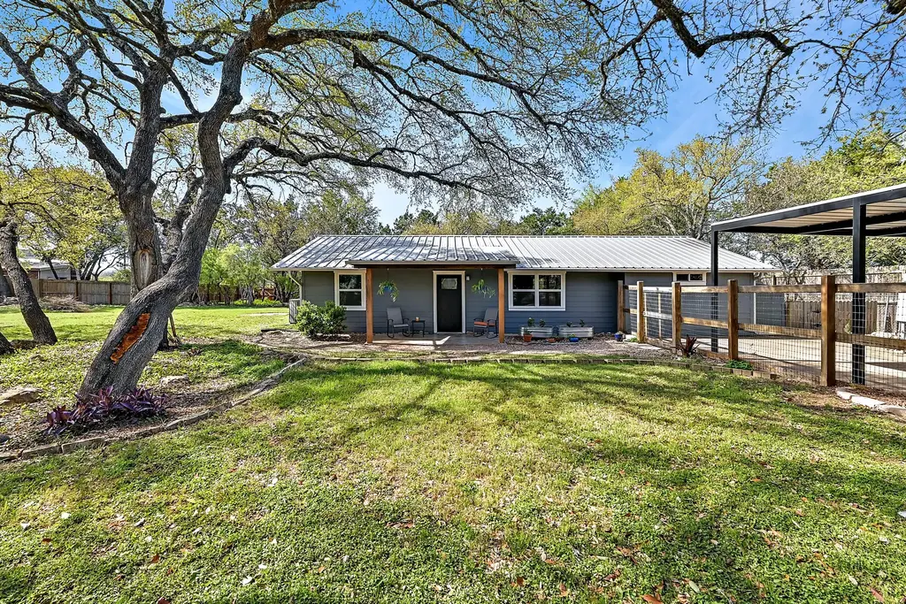 24807 Martin Lane, Spicewood