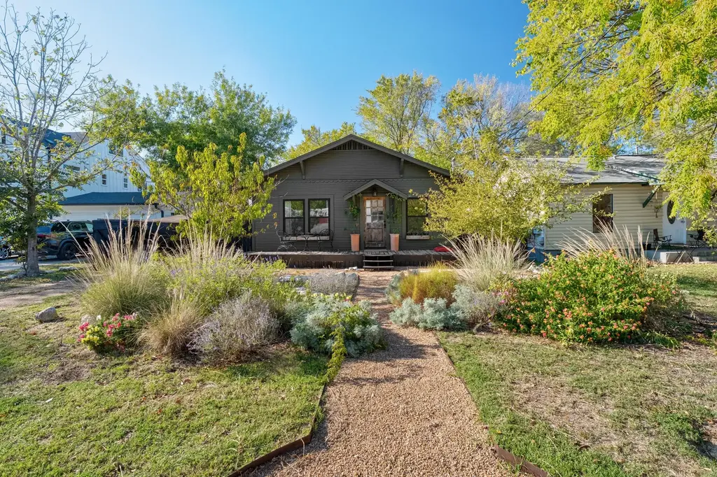 1110 Christie Drive, Austin