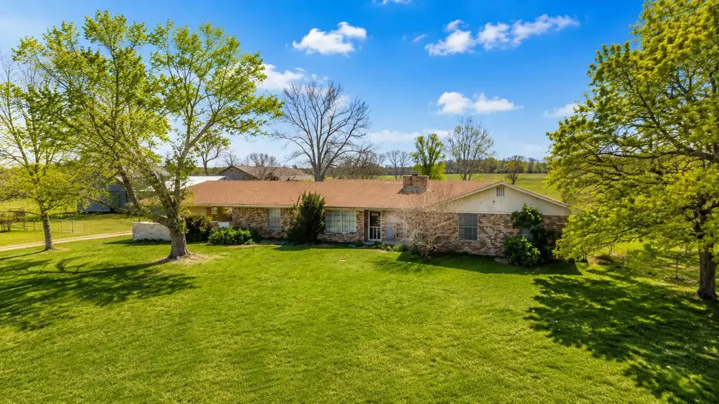 212 Halstedt Road, La Grange