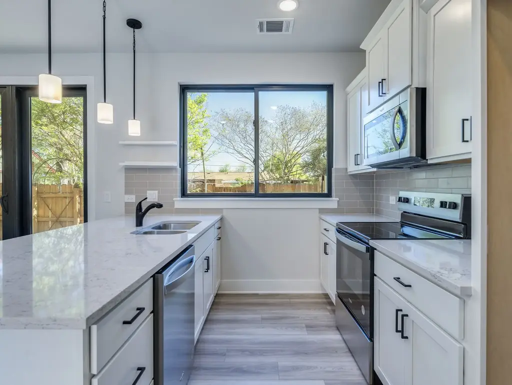 206 E Wonsley Drive 2, Austin