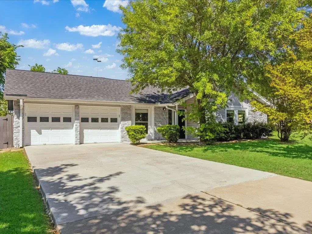 7302 Meadowood Drive, Austin