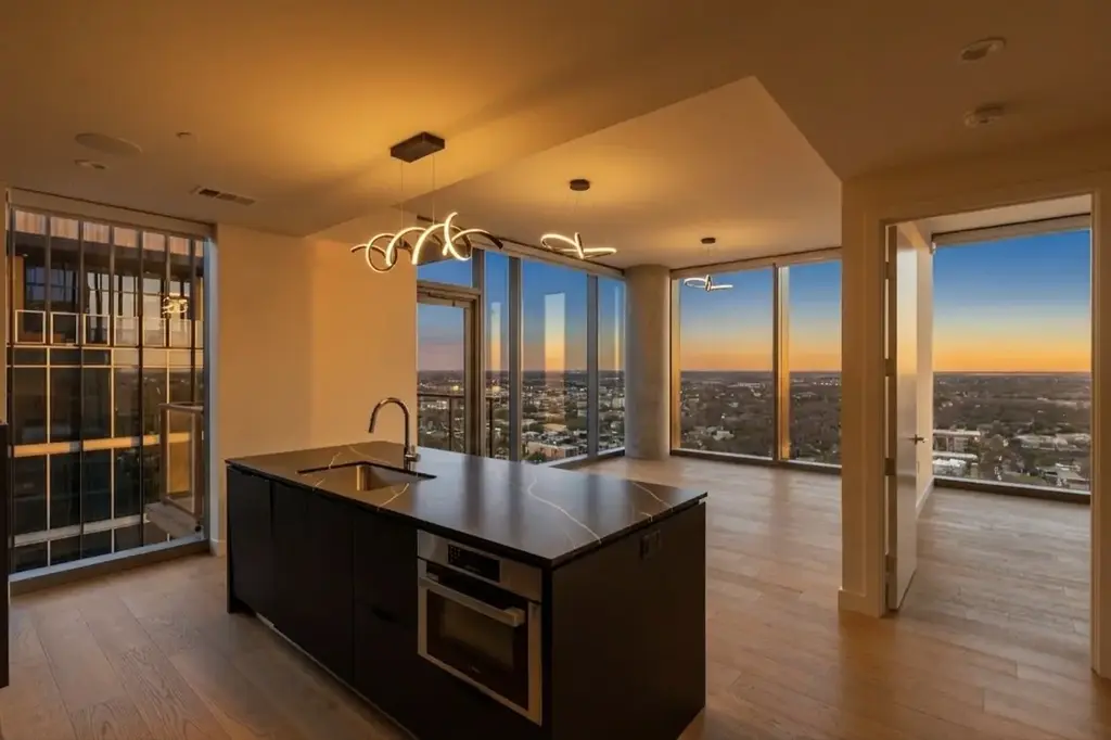 44 East Avenue 2907, Austin