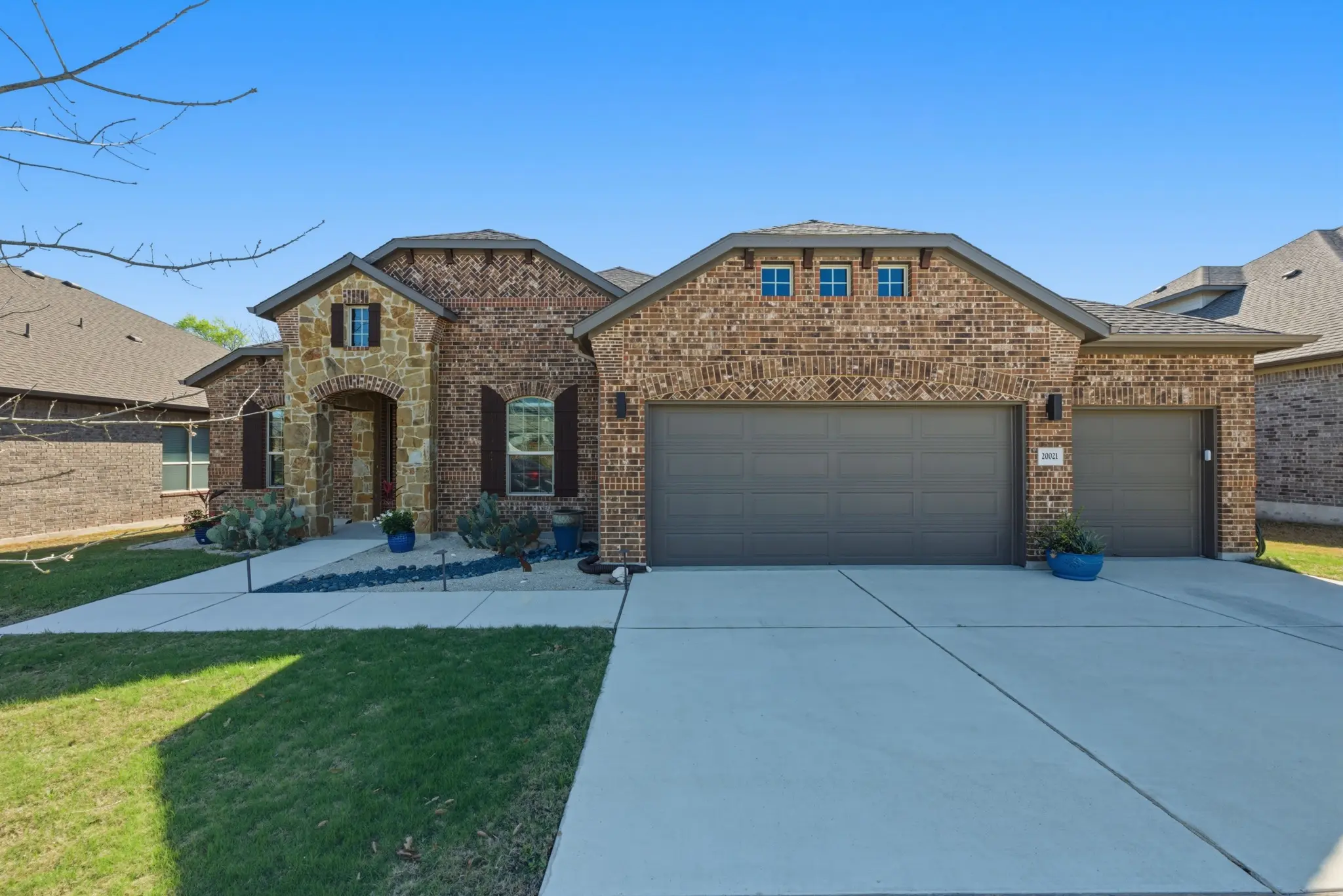 Photo of Listing #6211186