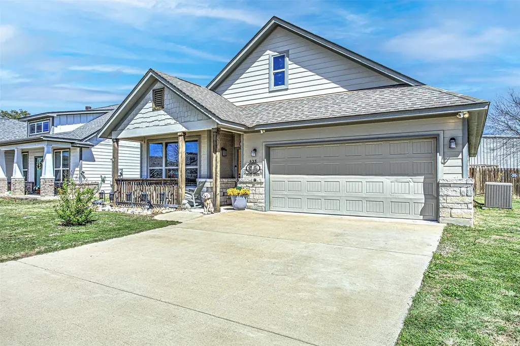 433 Dove Trail, Bertram