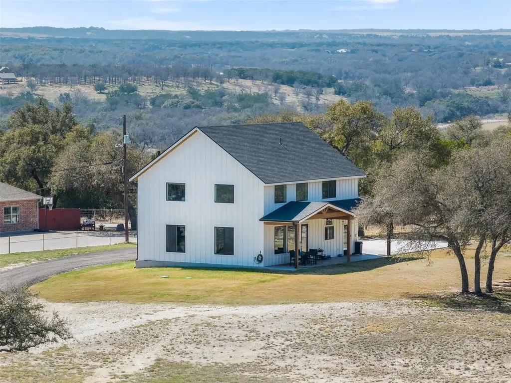 1800 Diamond Ridge Drive, Lampasas