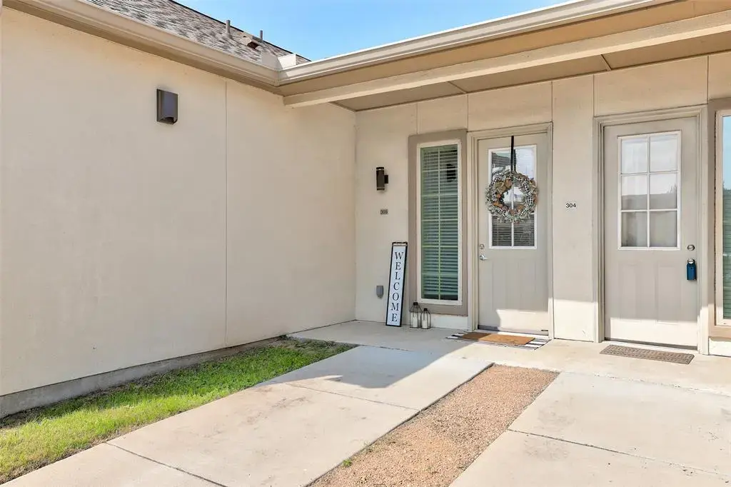 2400 Louis Henna Boulevard 305, Round Rock