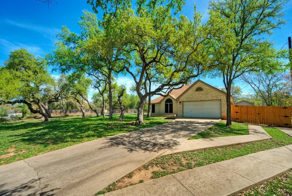 1907 Red Fox Road, Austin