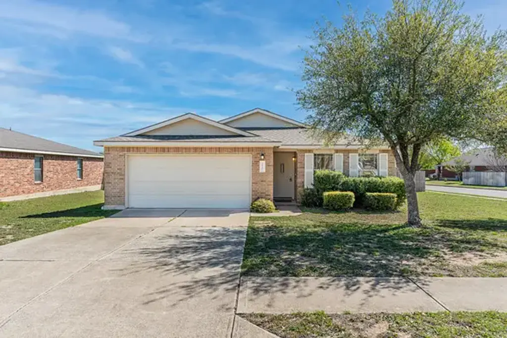 210 Carol Avenue, Leander