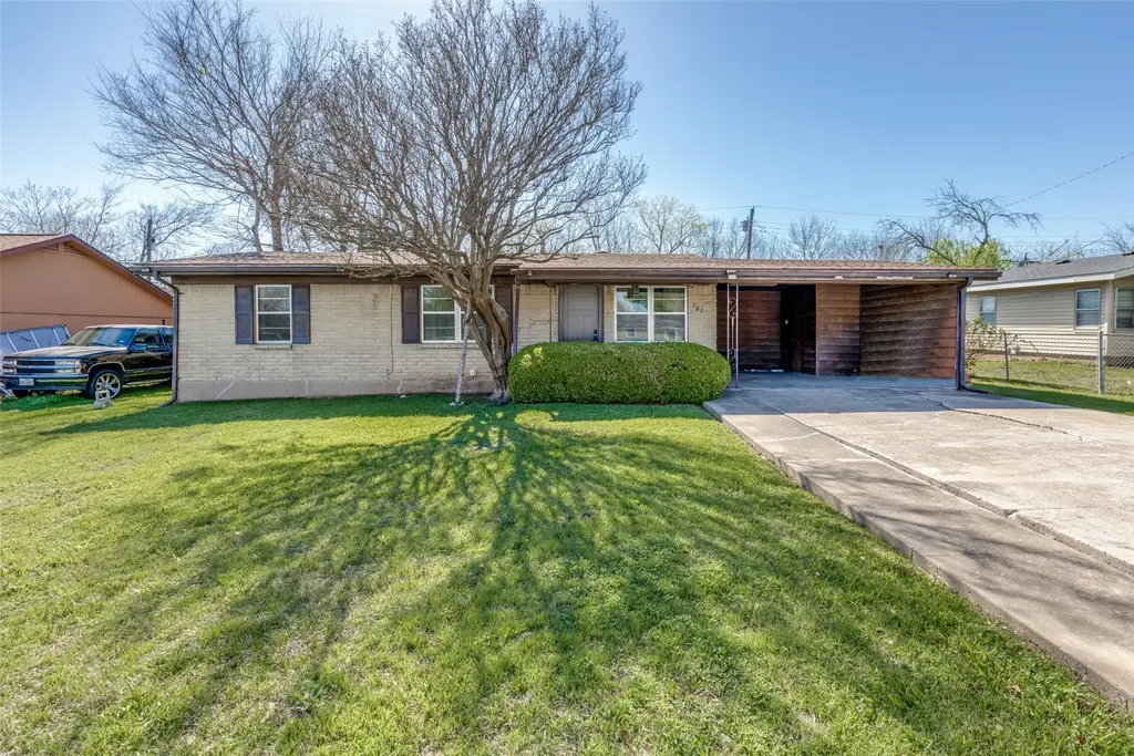 707 Debus Drive, Taylor