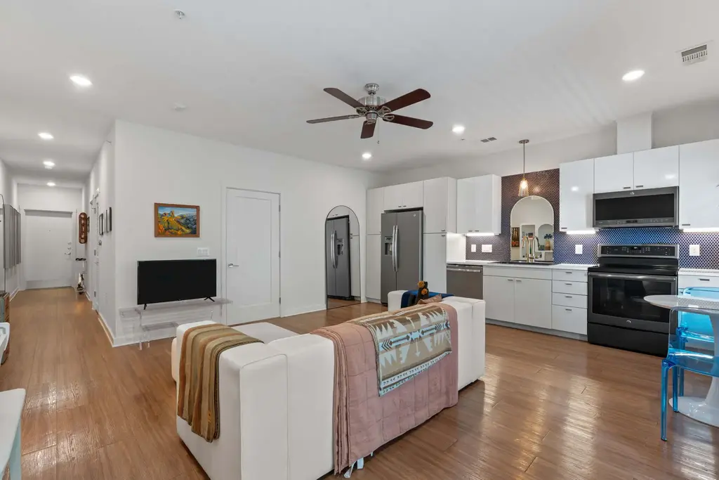 4361 S Congress Avenue 322, Austin