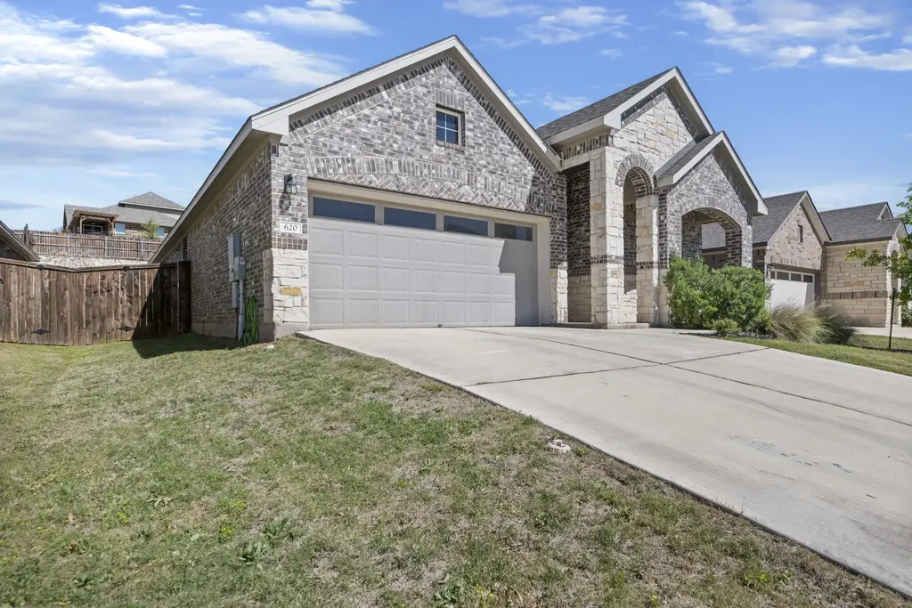 620 Peace Pipe Way, Georgetown