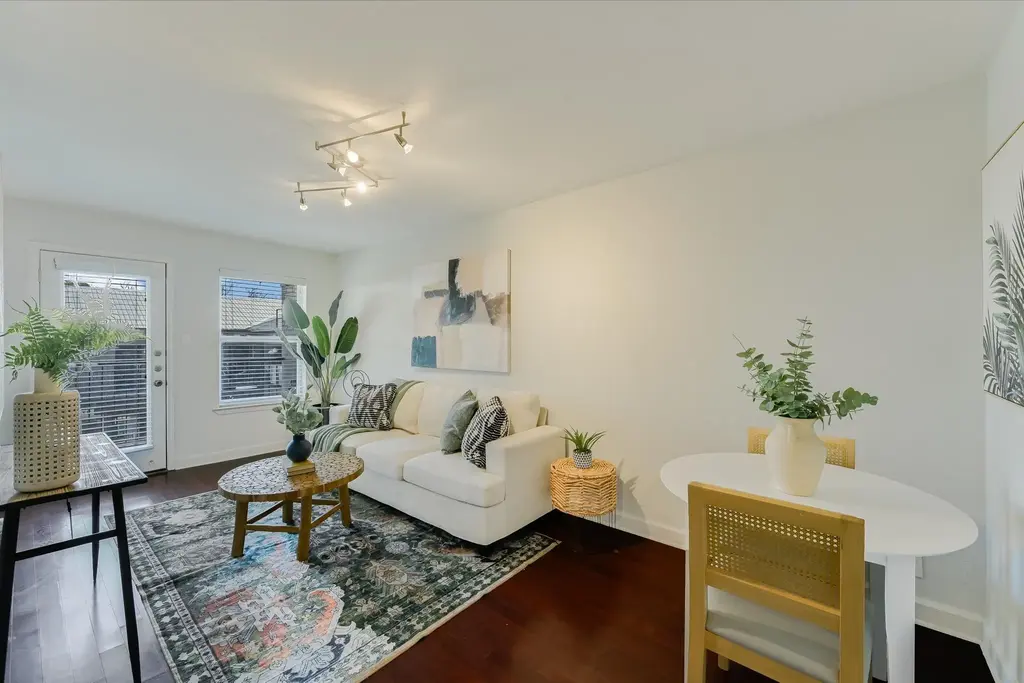 2020 S Congress Avenue 1215, Austin