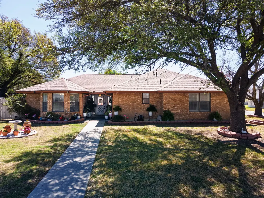 1402 Hawk Trail, Copperas Cove