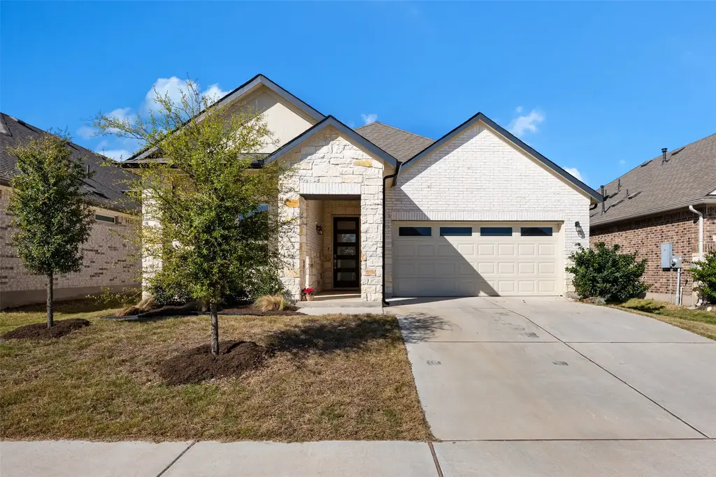 405 Mountain Sky Bend, Leander
