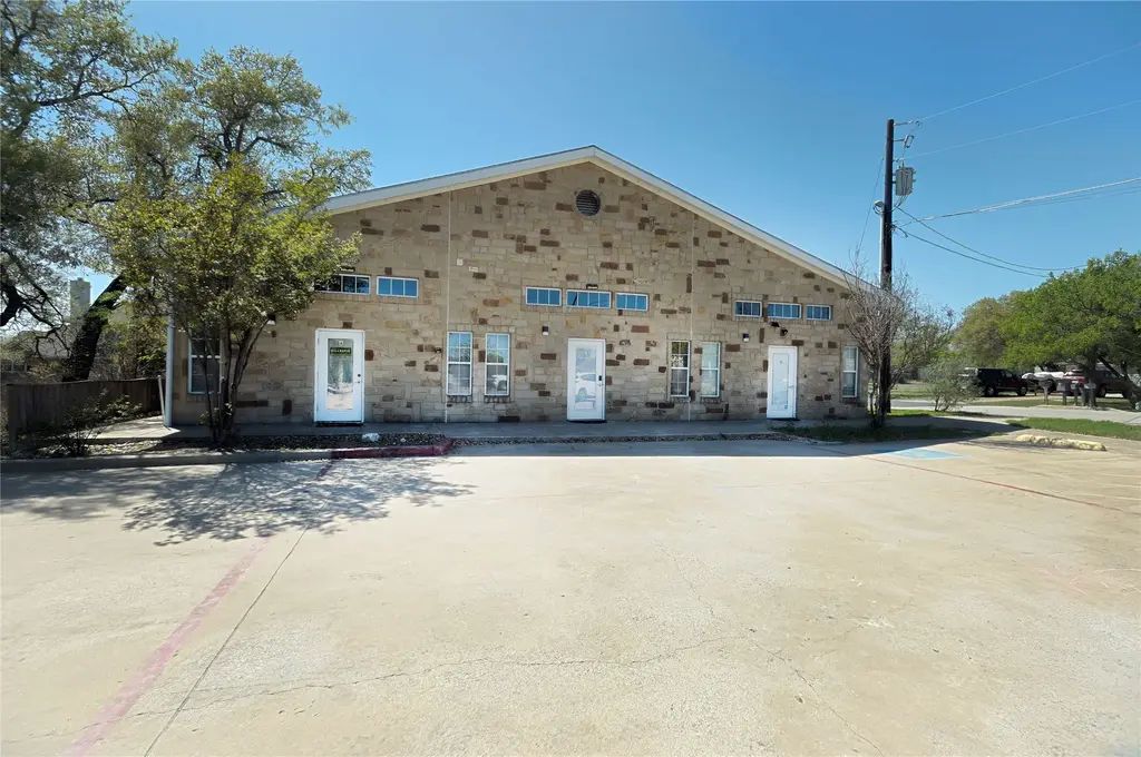 2501 S Bagdad Road Unit B, Leander