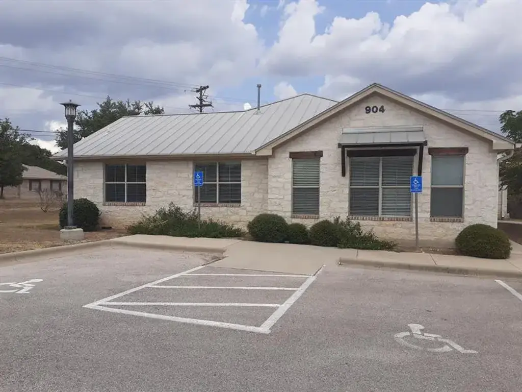 904 Crystal Falls Parkway, Leander