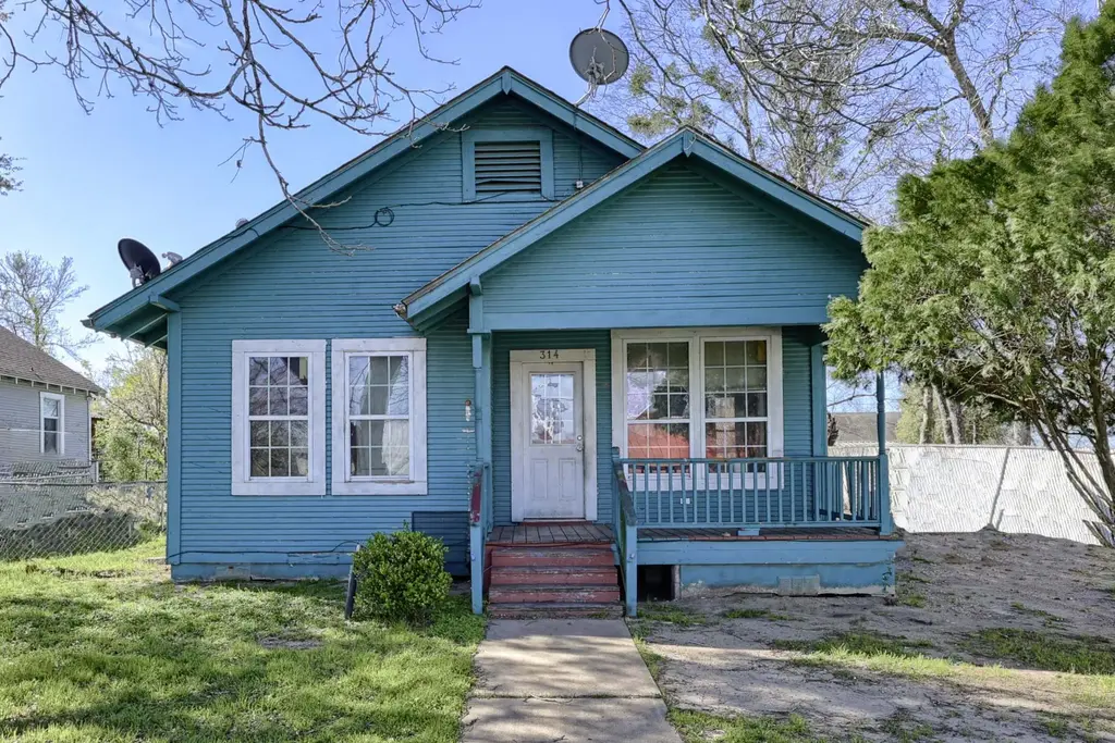 314 Baumgarten Street, Schulenburg