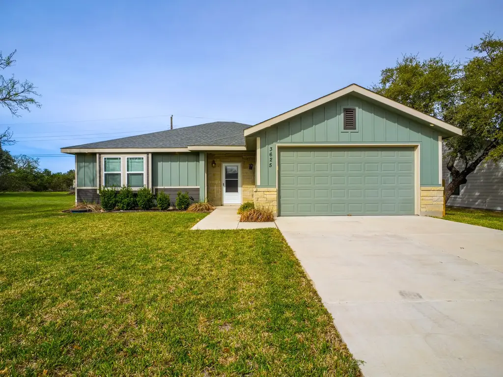 3625 Sagebrush Trail, Kingsland