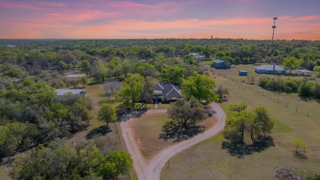 28 Country Oaks Drive, Buda