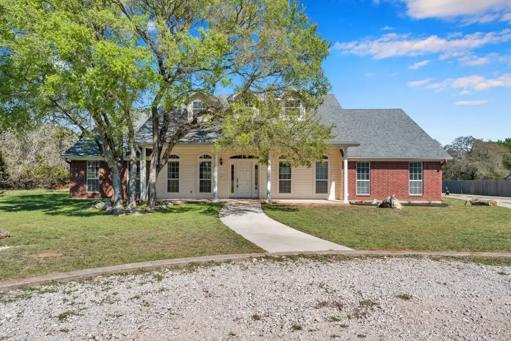 107 N Oak Vista Drive, Burnet