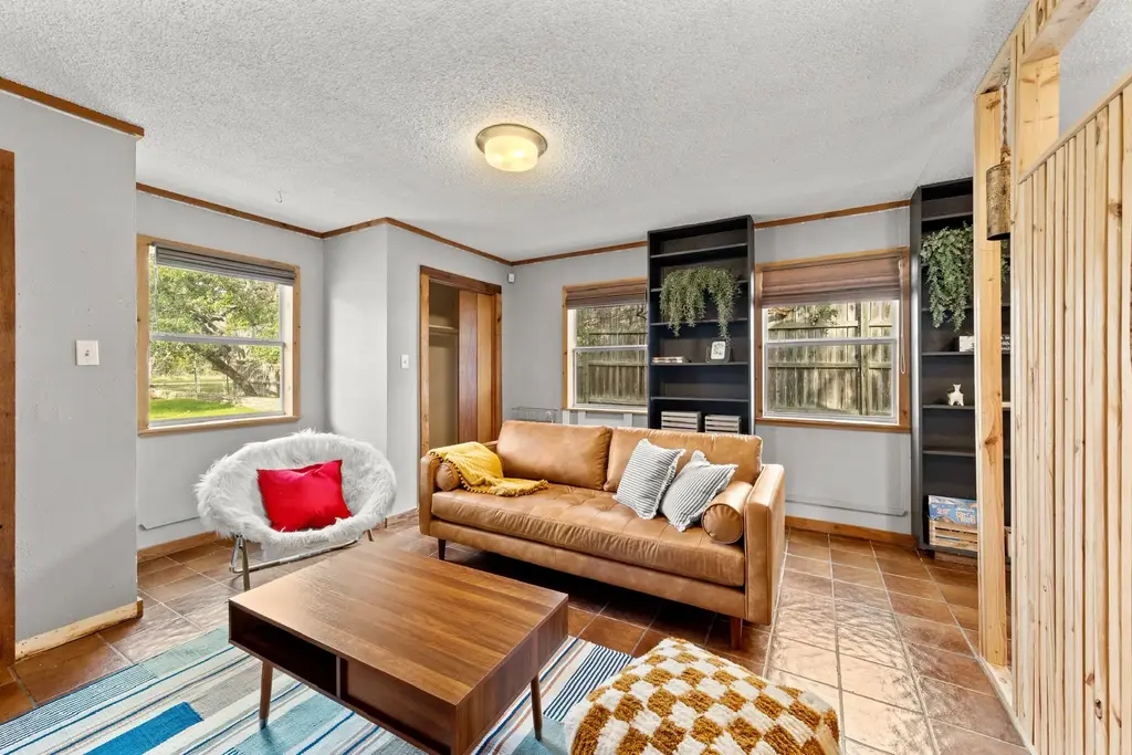 28 W Inwood Forest Drive, Wimberley