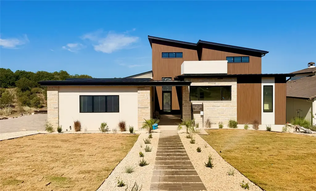 100 Nattie Woods, Horseshoe Bay