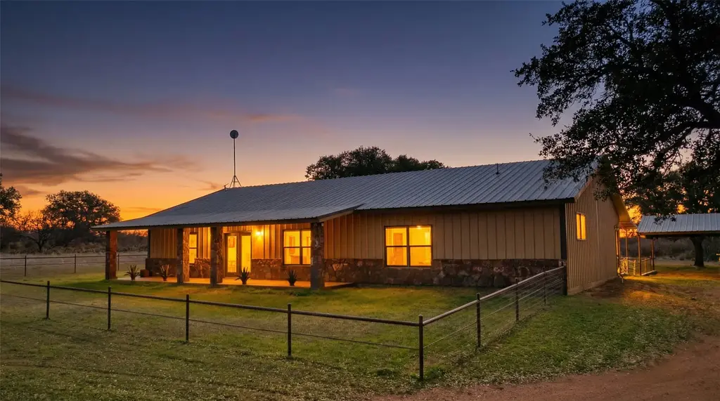 5801 Smith Road, Mason