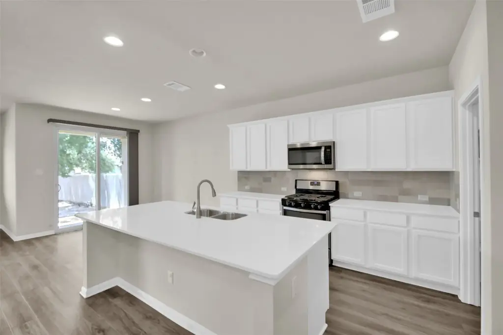 1829 Chickasaw Run, Leander