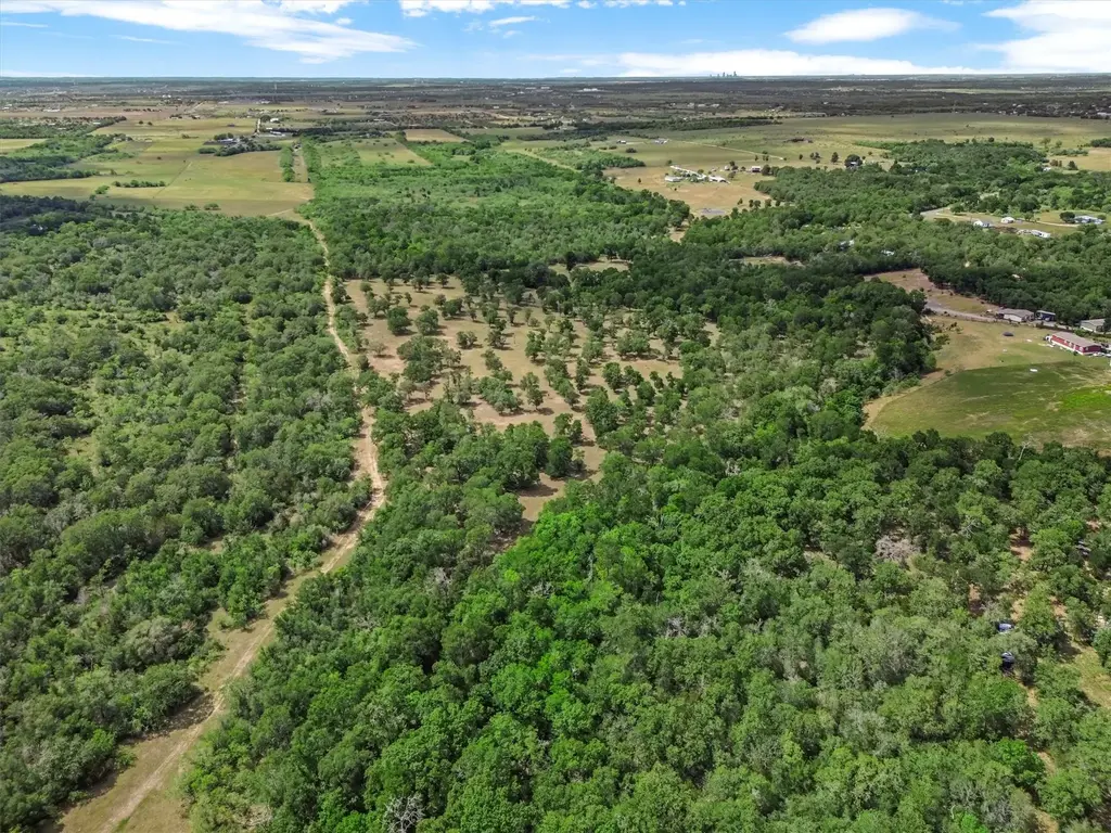 480 Grandpa Road, Lockhart