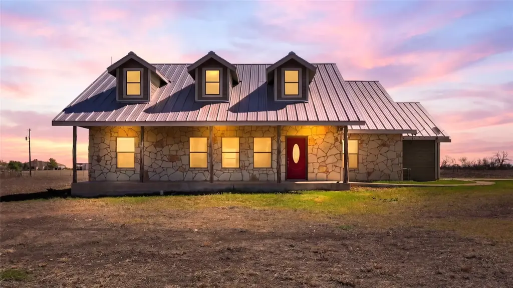 4355 Se River Road, Martindale