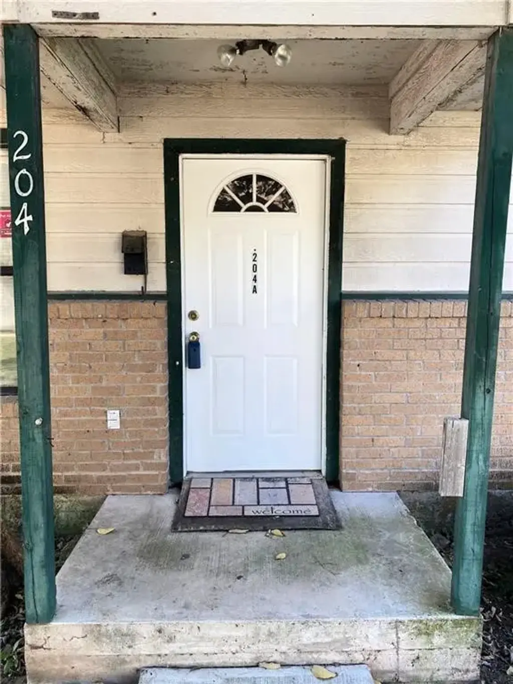 204 Hall Street A, Elgin
