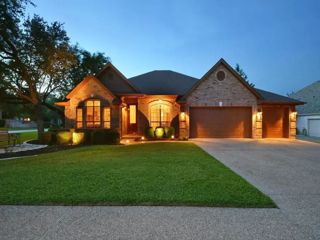 102 Champions Court, Georgetown