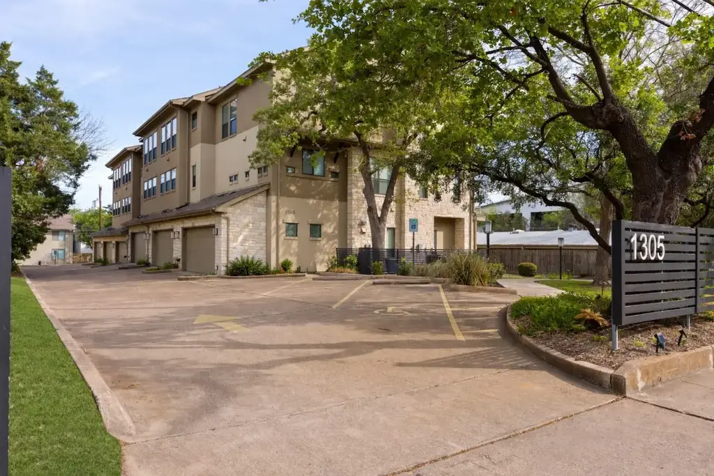 1305 Exposition Boulevard 4, Austin