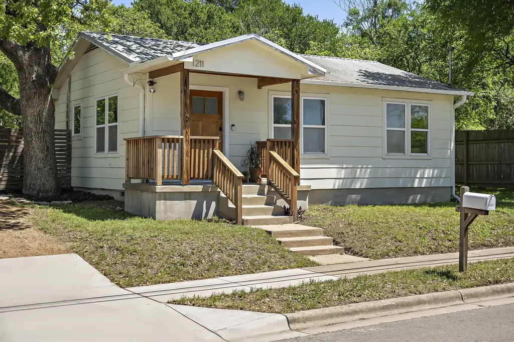 1211 Alexander Avenue, Austin