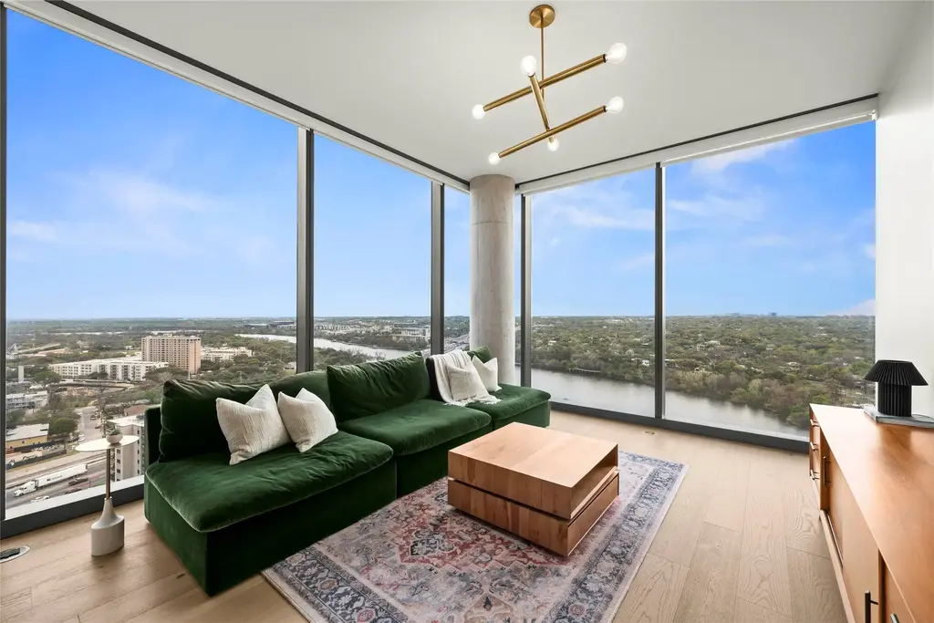 44 East Avenue 2110, Austin
