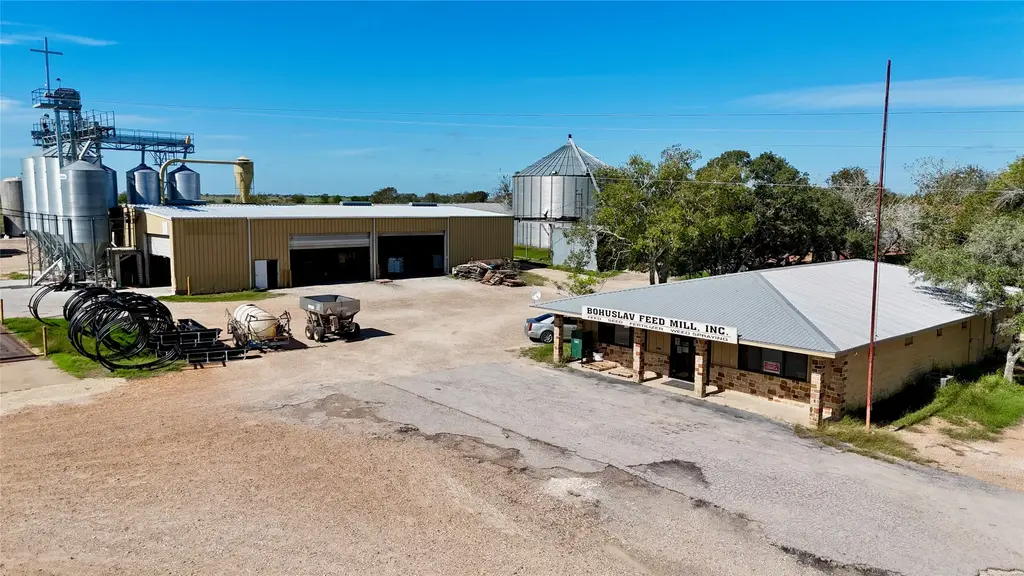 6022 Fm 532 Road, Moulton