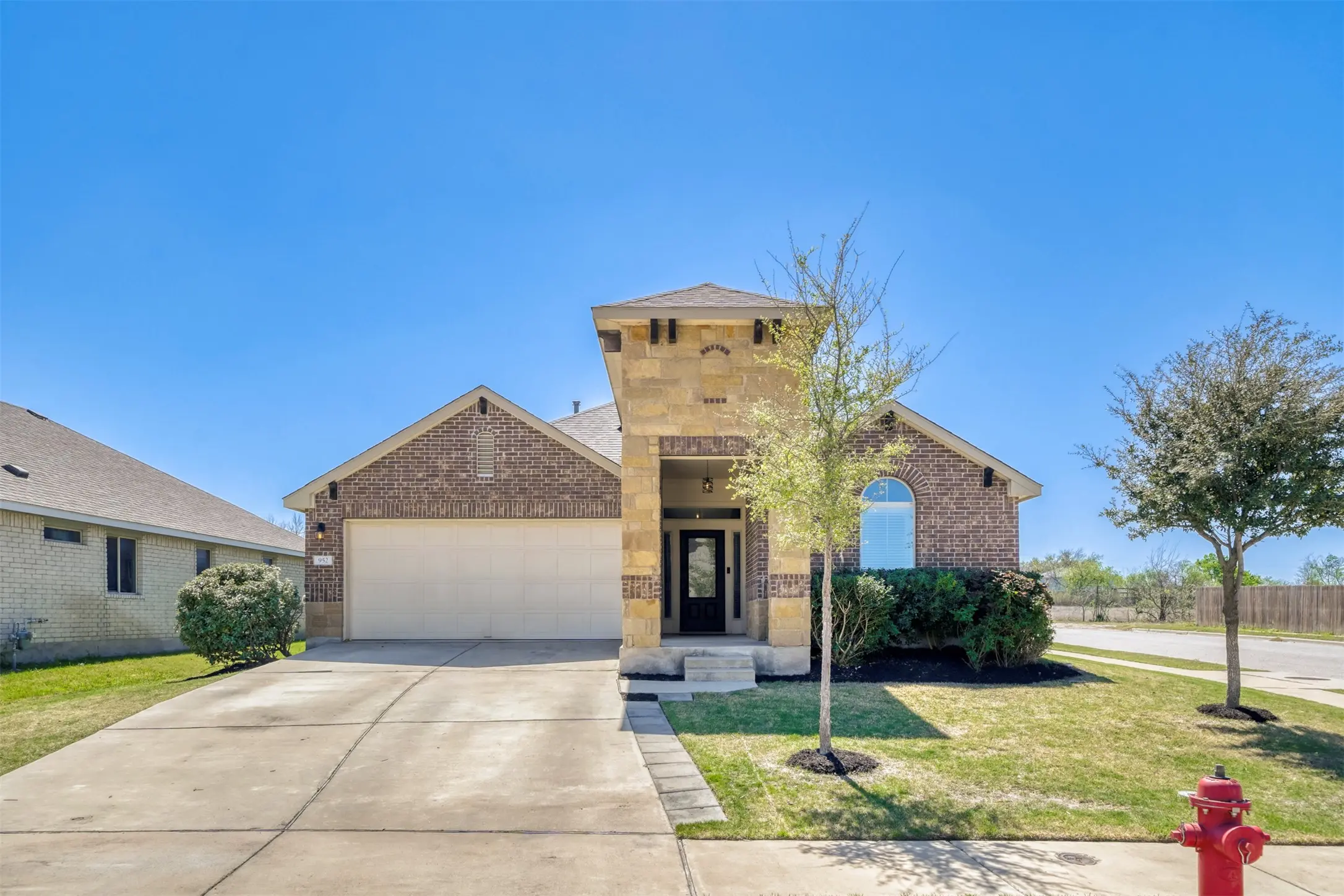 Photo of Listing #9400131