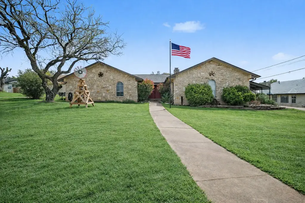 103 Oak Ridge Circle, Georgetown