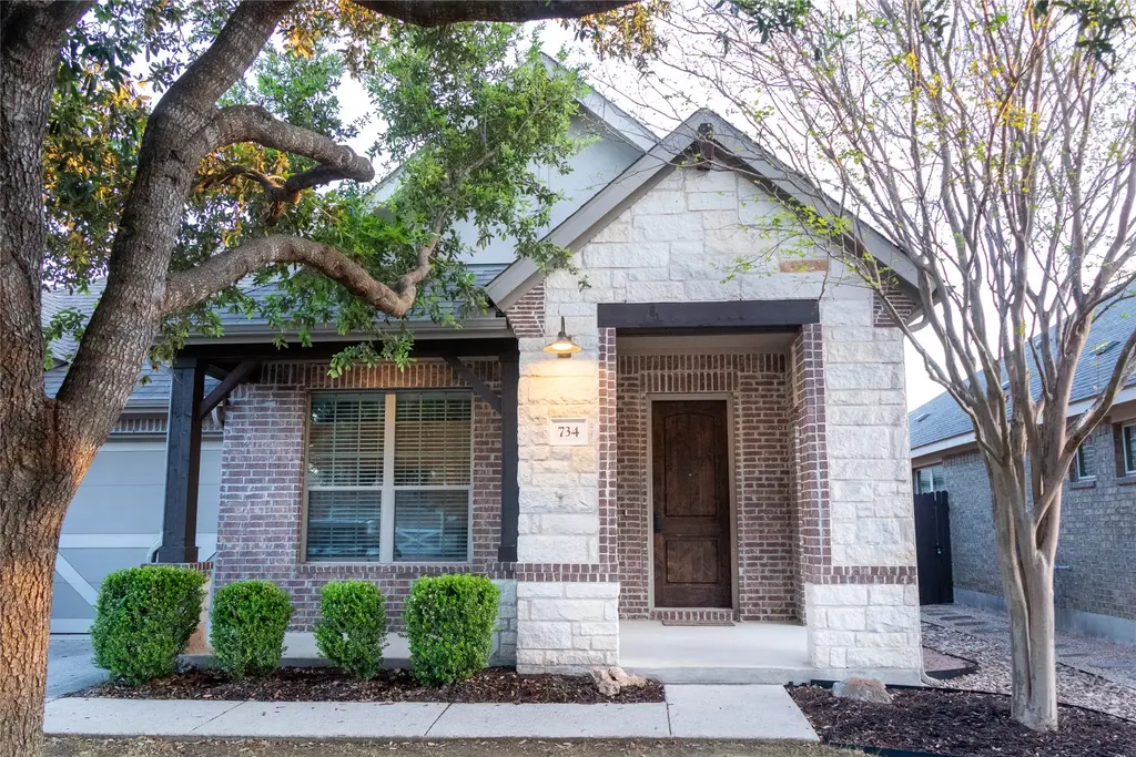 734 Oyster Creek, Buda