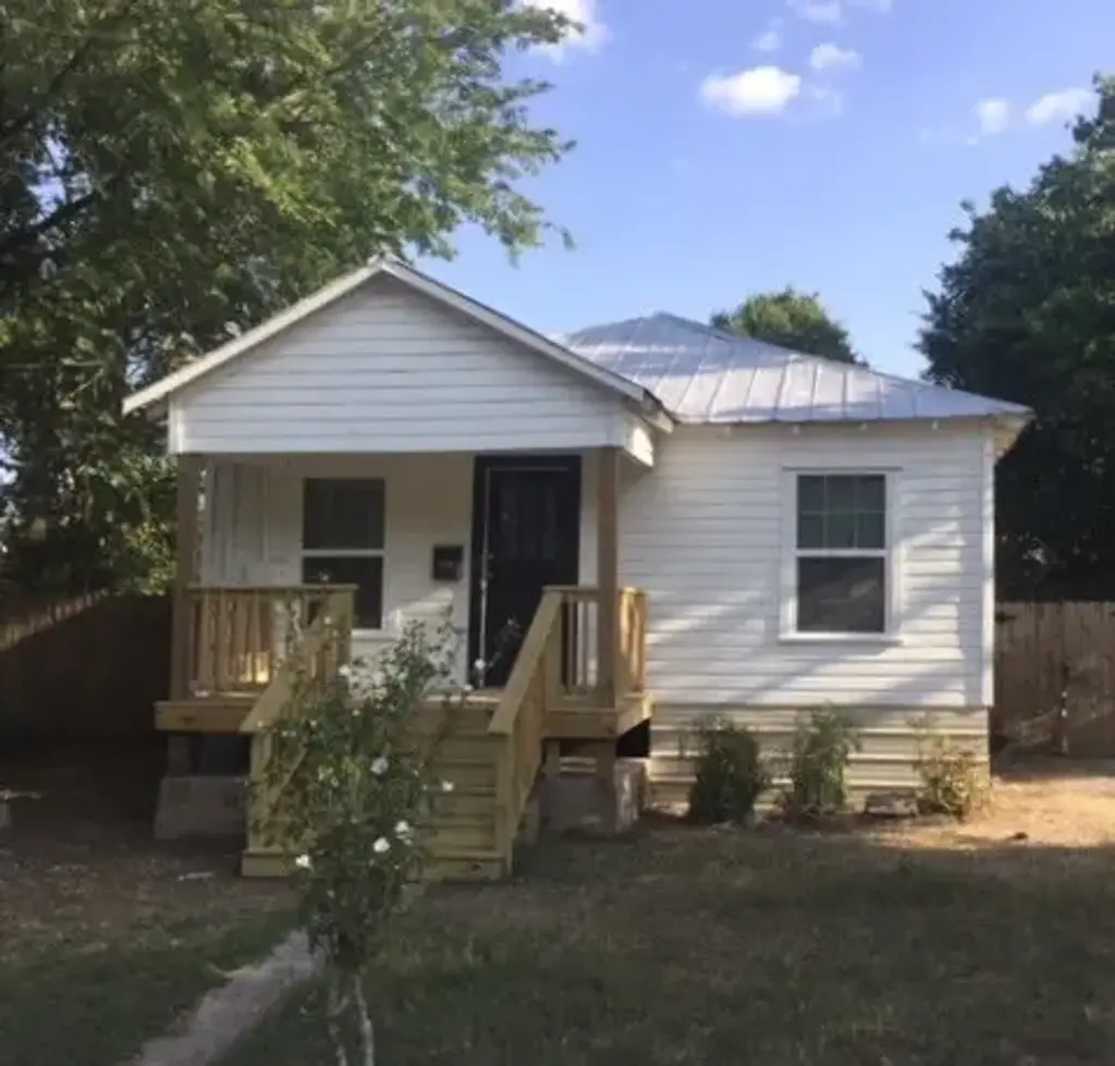 1109 Emile Street, Bastrop